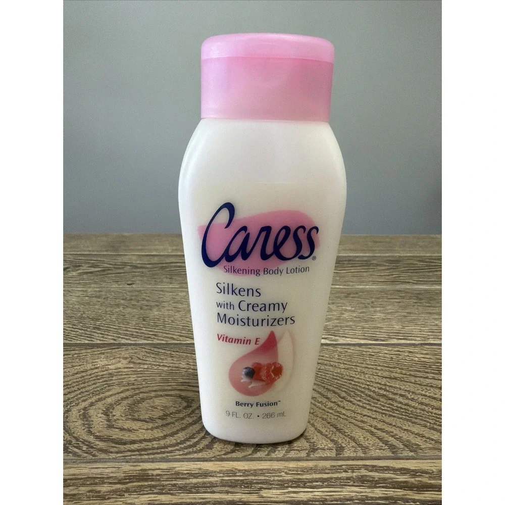 2011‎ Caress Berry Fusion Gift Set Lotion Soap Body Wash Body Mist Old Stock